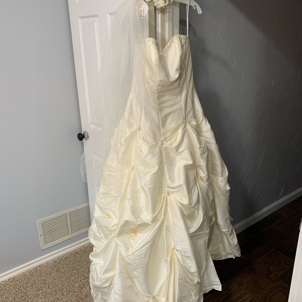 Wedding dress